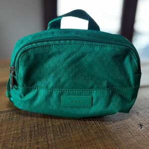 NWT Athleta Excursion Mini Melt Bag Green Adjustable Straps Pockets Crossbody